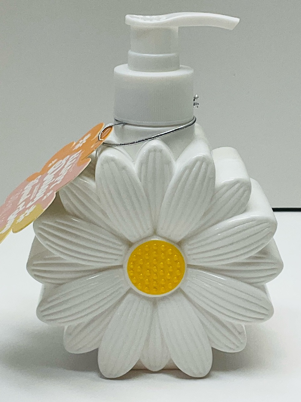 🌼4/$10🌼NWT Happy Daisy Scented Hand Soap 10.1 fl oz Bathroom Kitchen Floral Pump
